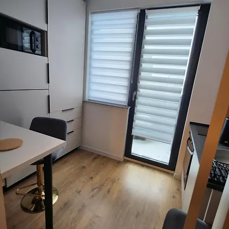 Ivory 11 Apartment *