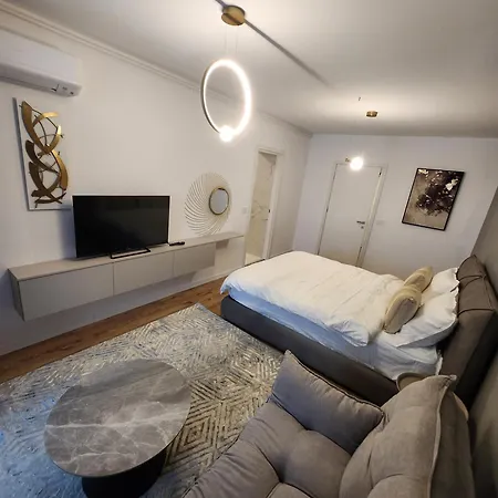 Ivory Stylish Studio, Pipera - Park View With Paid Parking Available