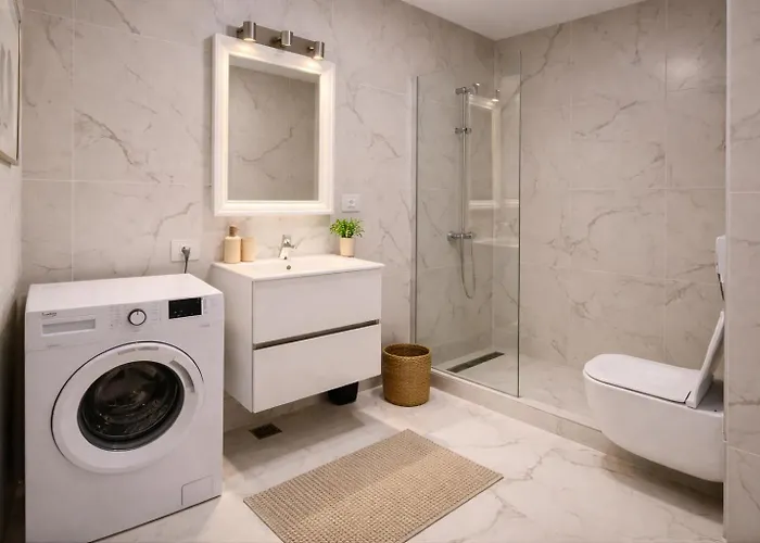 Ivory Stylish Studio, Pipera - Park View With Paid Parking Available * בוקרשט