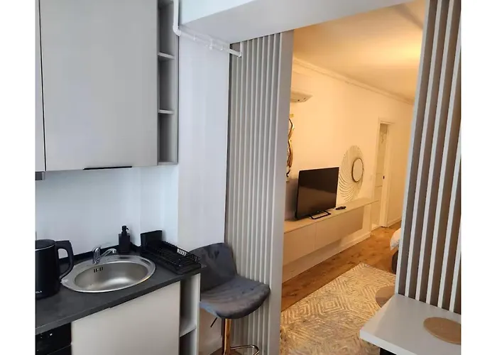 Ivory Stylish Studio, Pipera - Park View With Paid Parking Available בוקרשט